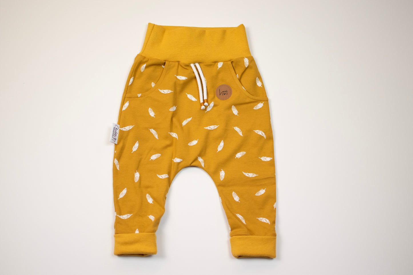 Pumphose Mayla Print | gelb mit Federn